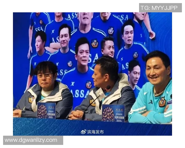 足球明星齐聚一堂欢乐无限综艺秀尽显幽默风采与球场激情